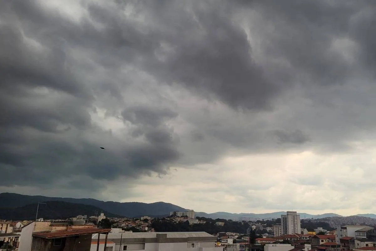 São Paulo terá calor e chuva forte entre a tarde e a noite neste sábado