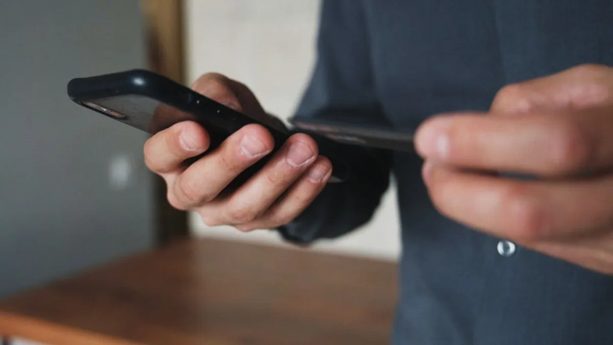 Como celulares roubados recebiam nova identificação e documentação falsa