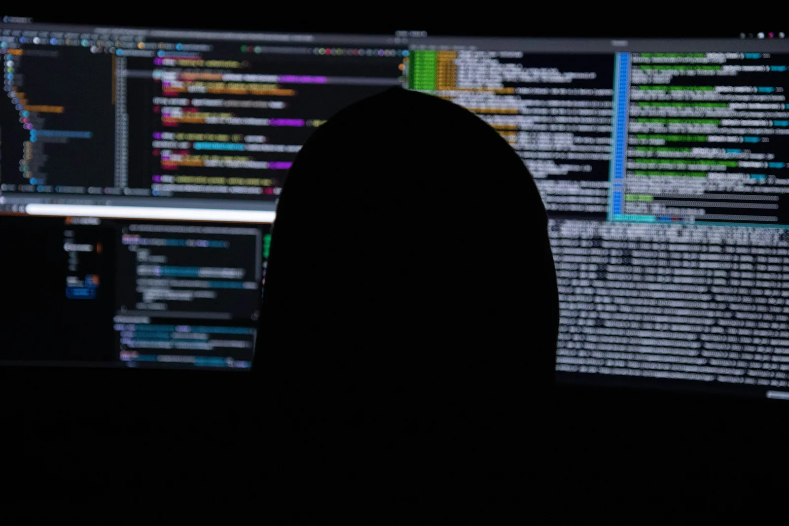 Adolescente de 16 anos é preso na Espanha por suspeita de liderar grupo hacker