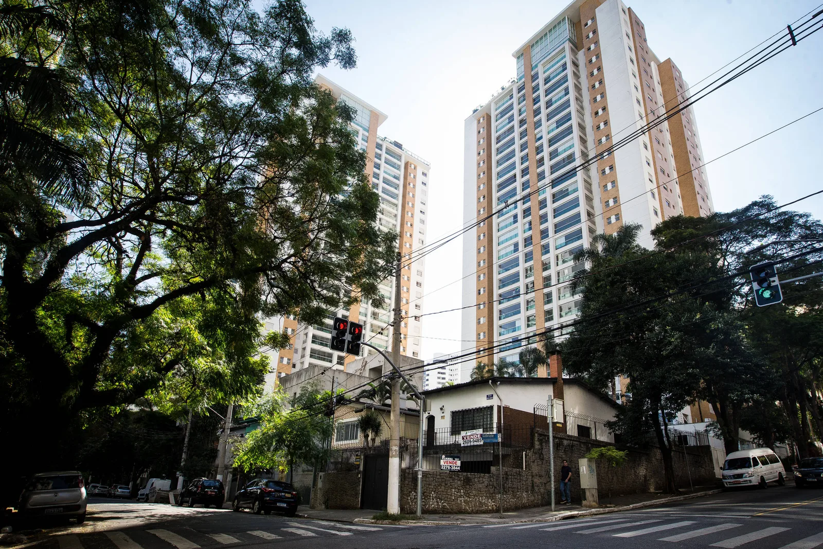 Imóveis sobem em agosto, mas alta anual desacelera pelo quinto mês