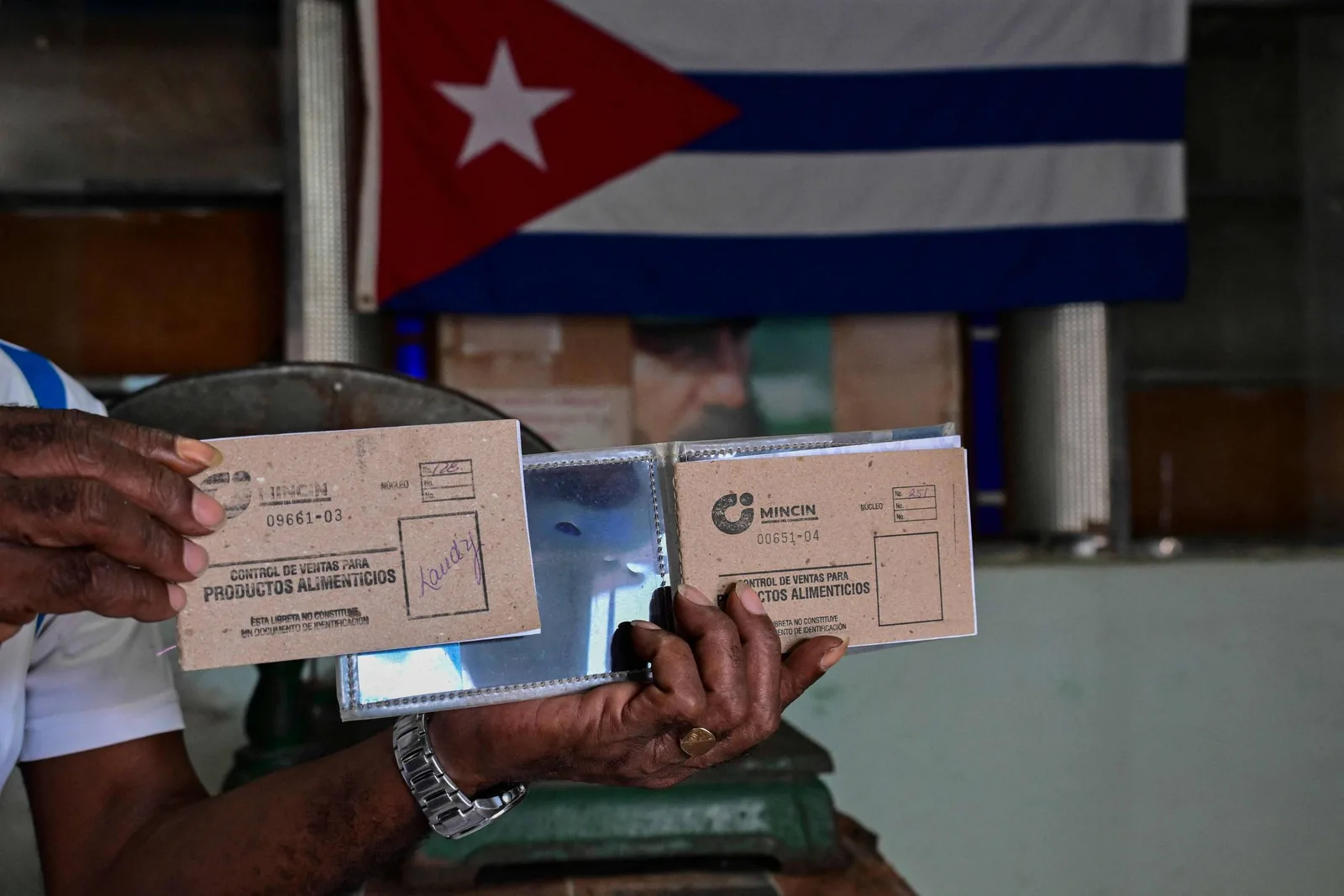 Cuba reduz sistema de subsídios e amplia mercados de bairro
