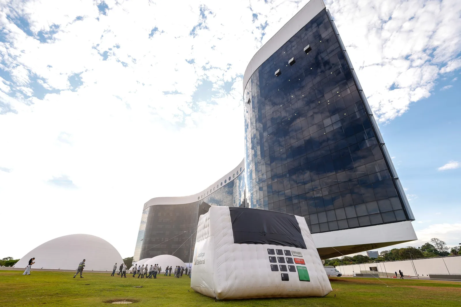 SMS falso usa eleições de 2026 para cobrar PIX por suposta regularização eleitoral