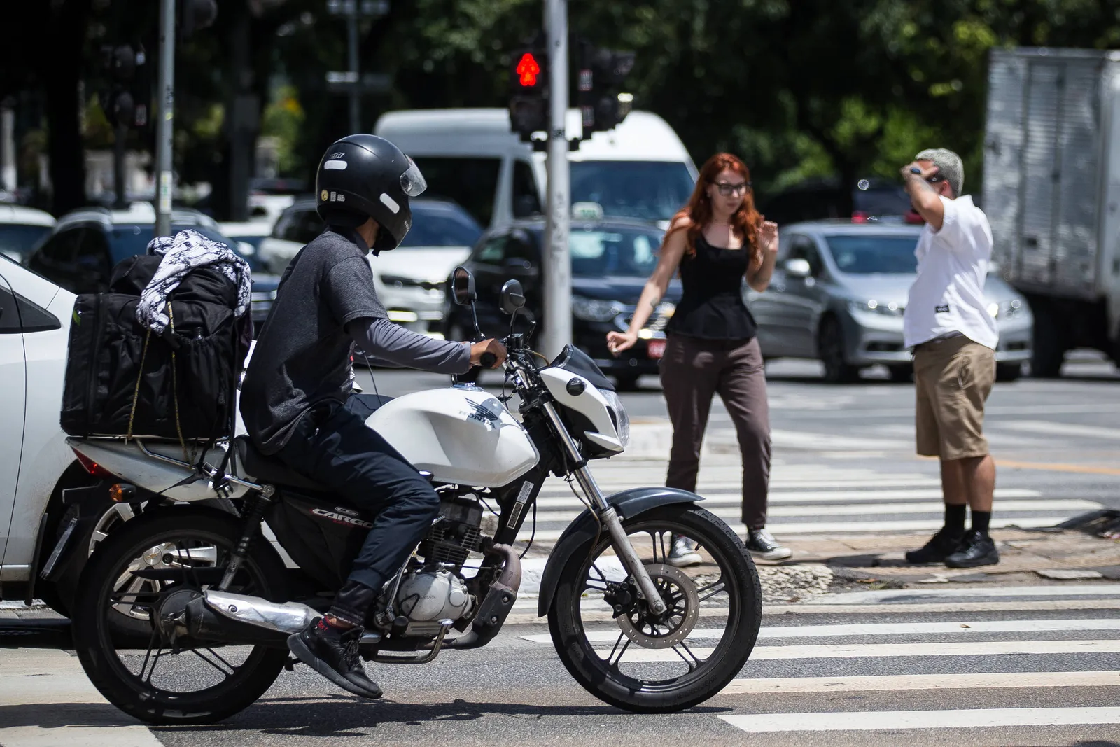 TST reconhece adicional de periculosidade para vendedor que usava moto