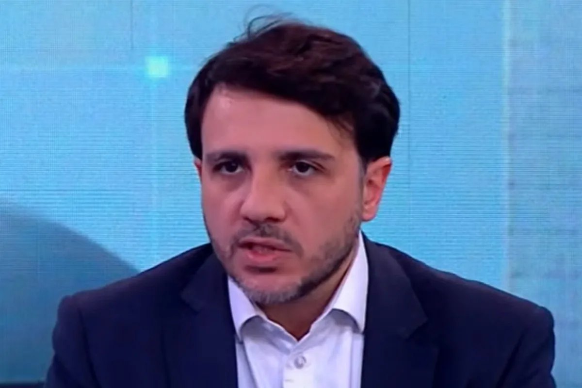 Renan Santos propõe nova Constituinte e revisão da composição do STF
