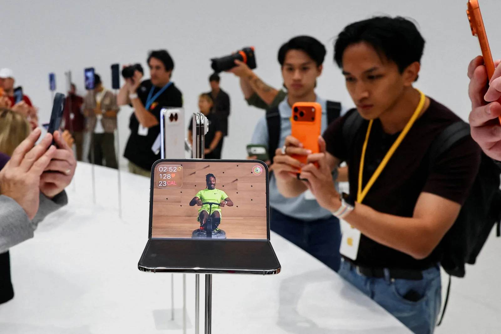 Apple apresenta iPhone Duo e revela limites dos testes antes do lançamento