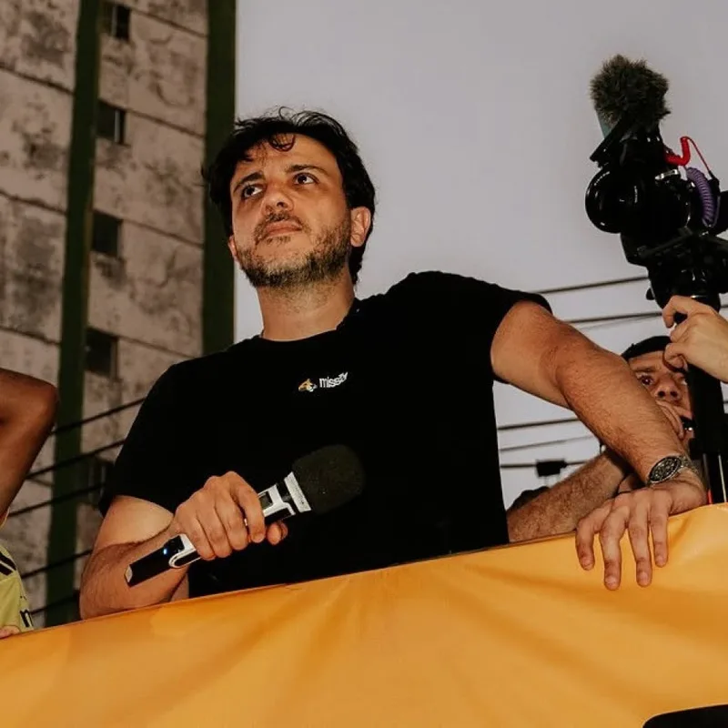 Renan Santos descarta apoio Flávio Bolsonaro em eventual segundo turno