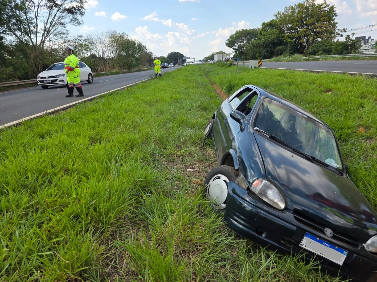 Motorista é detido após acidente e bafômetro indicar 1,06 mg de álcool
