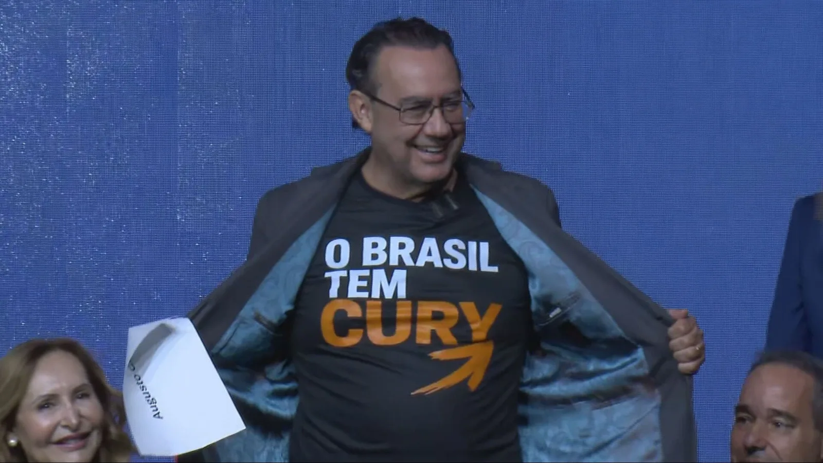 Augusto Cury avança nas pesquisas e nega irregularidades no crescimento digital