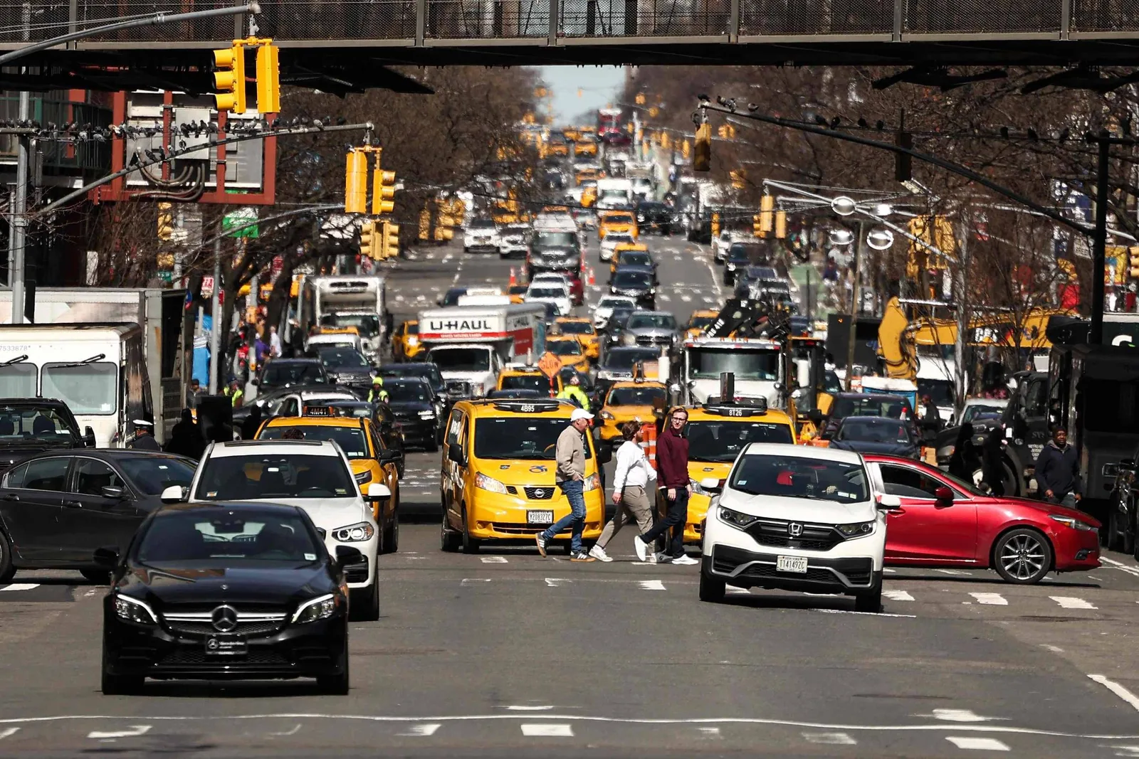 Trump prepara revisão das metas de eficiência para veículos até 2031