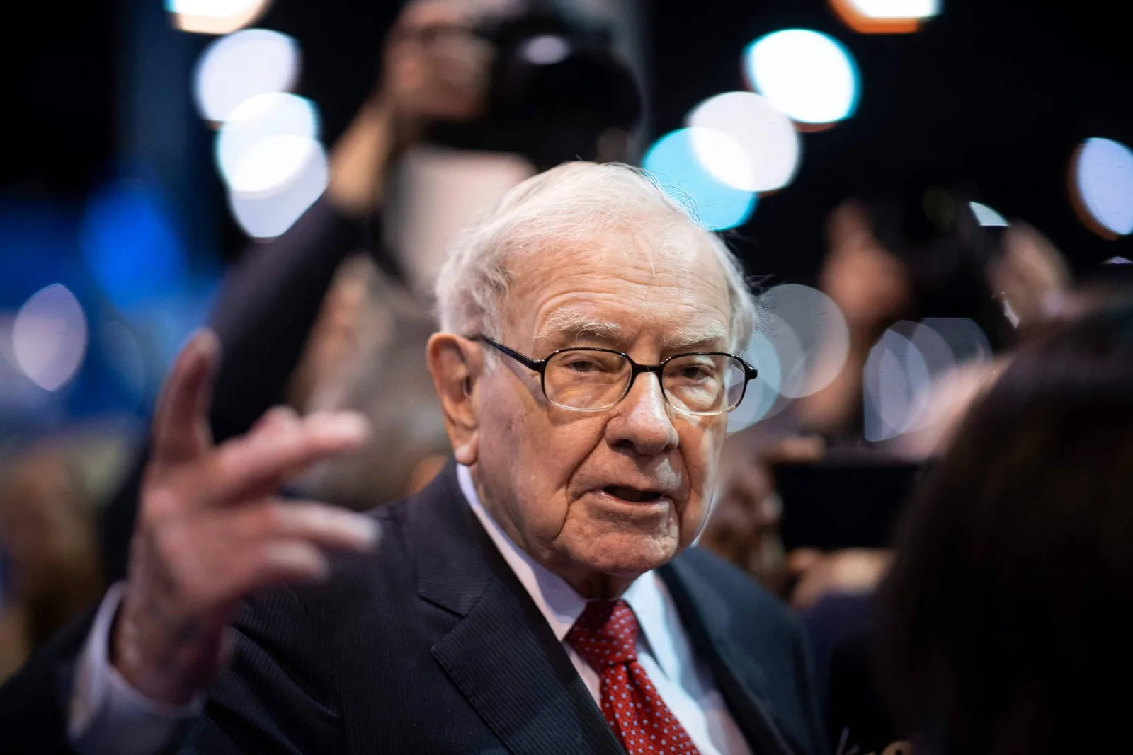 Buffett passa presidência do conselho da Berkshire a Howard após mais de seis décadas