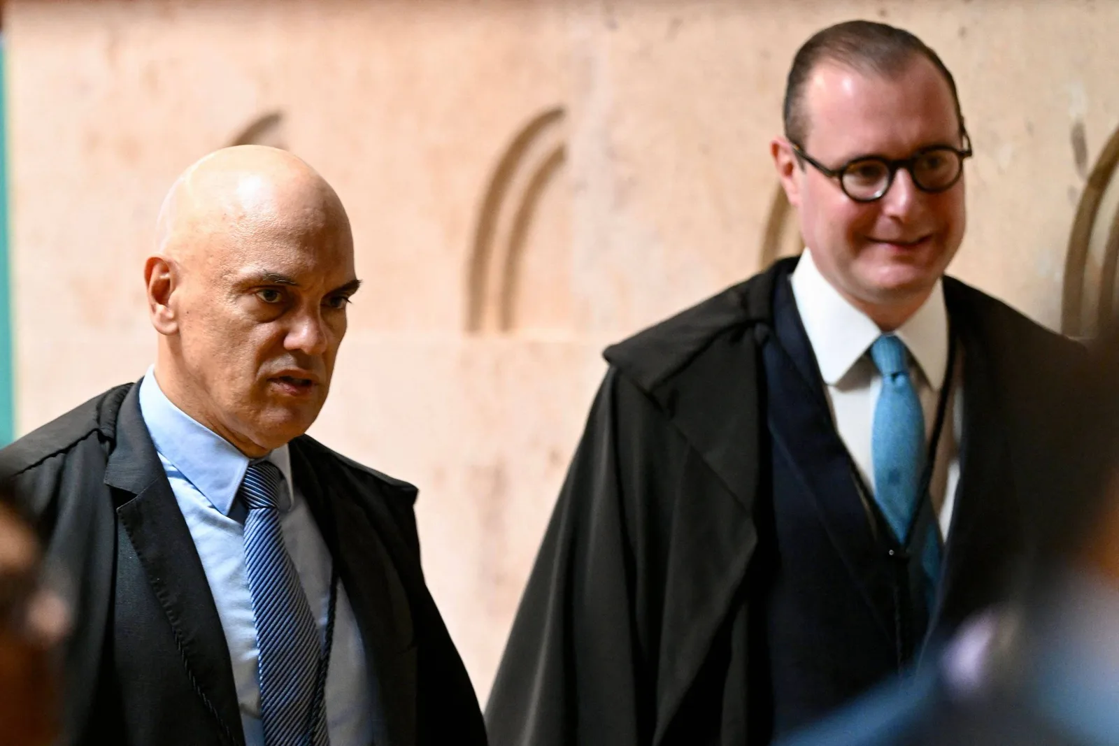 Zanin e Moraes adotam cobranças diferentes sobre acesso a provas no caso Master