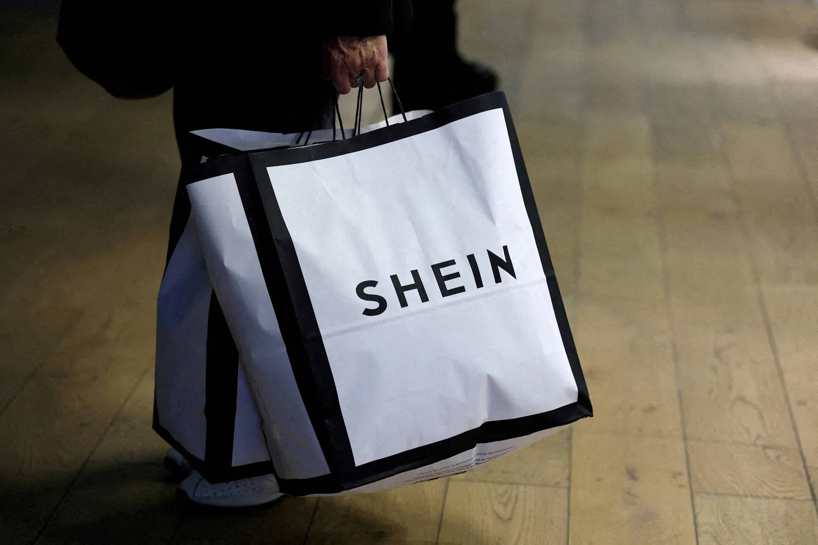 Shein perde US$ 5 bilhões em valor após estreia em Hong Kong