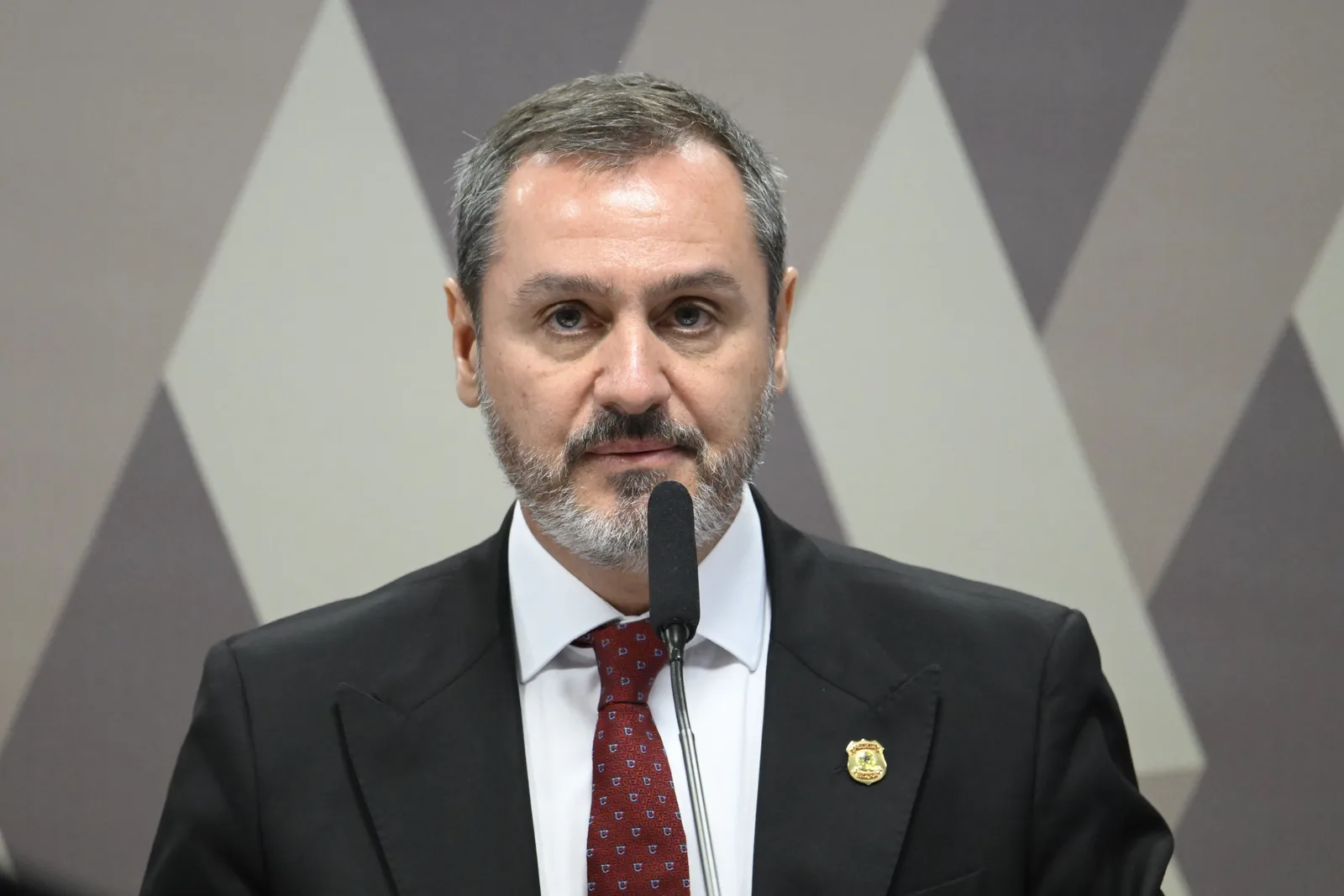Delegados da PF pedem que plenário do STF decida afastamento de diretor-geral