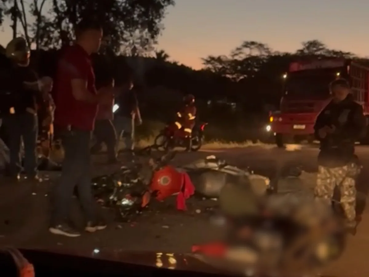 Colisão entre duas motos deixa três mortos em São João, em Pernambuco