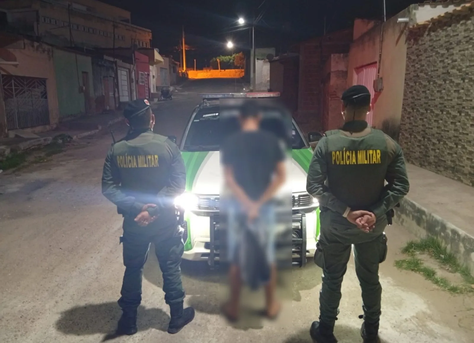Casal é detido após pichações em placas de trânsito no Ceará