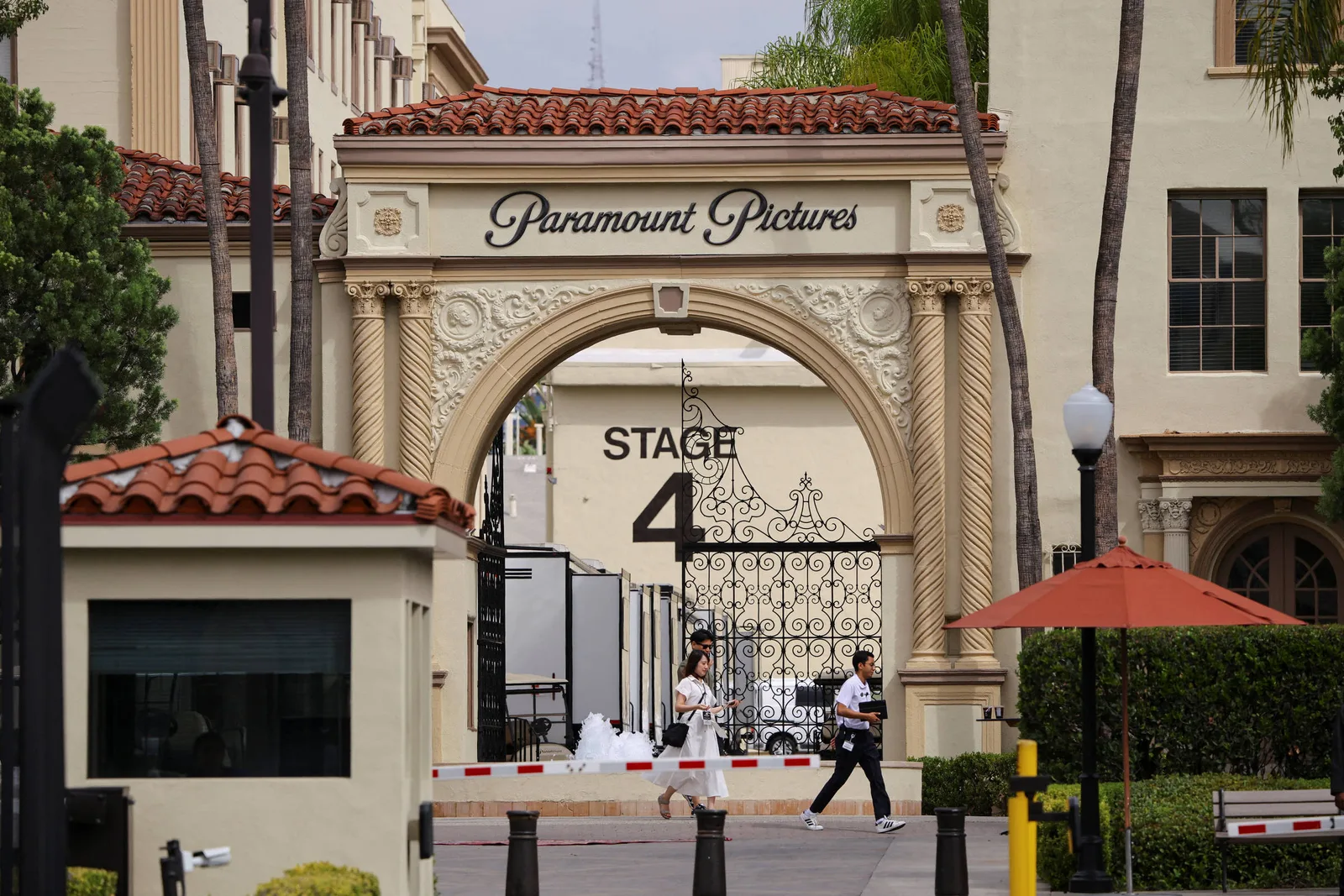 Paramount negocia concessões para destravar compra da Warner por US$ 110 bilhões