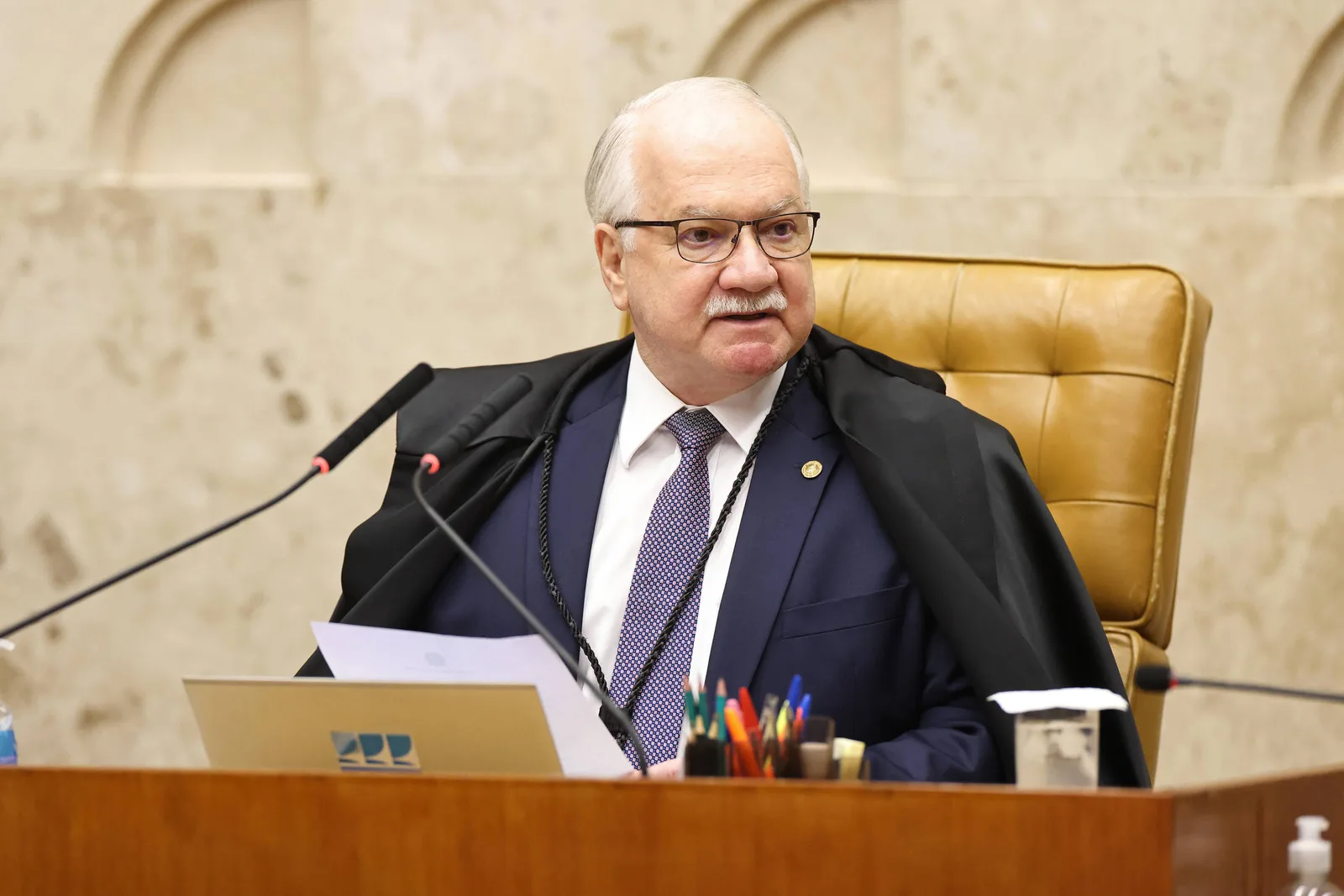 Sessão do STF tem confrontos e saída de ministro antes de análise sobre Moraes