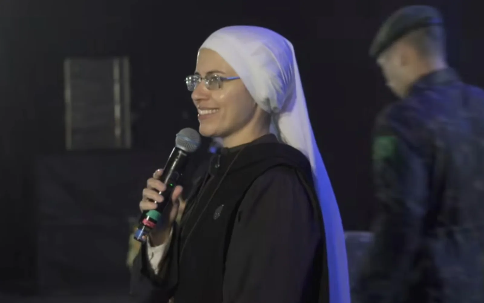 Imagem de São Miguel marca primeira participação de irmã Maria Raquel no Hallel
