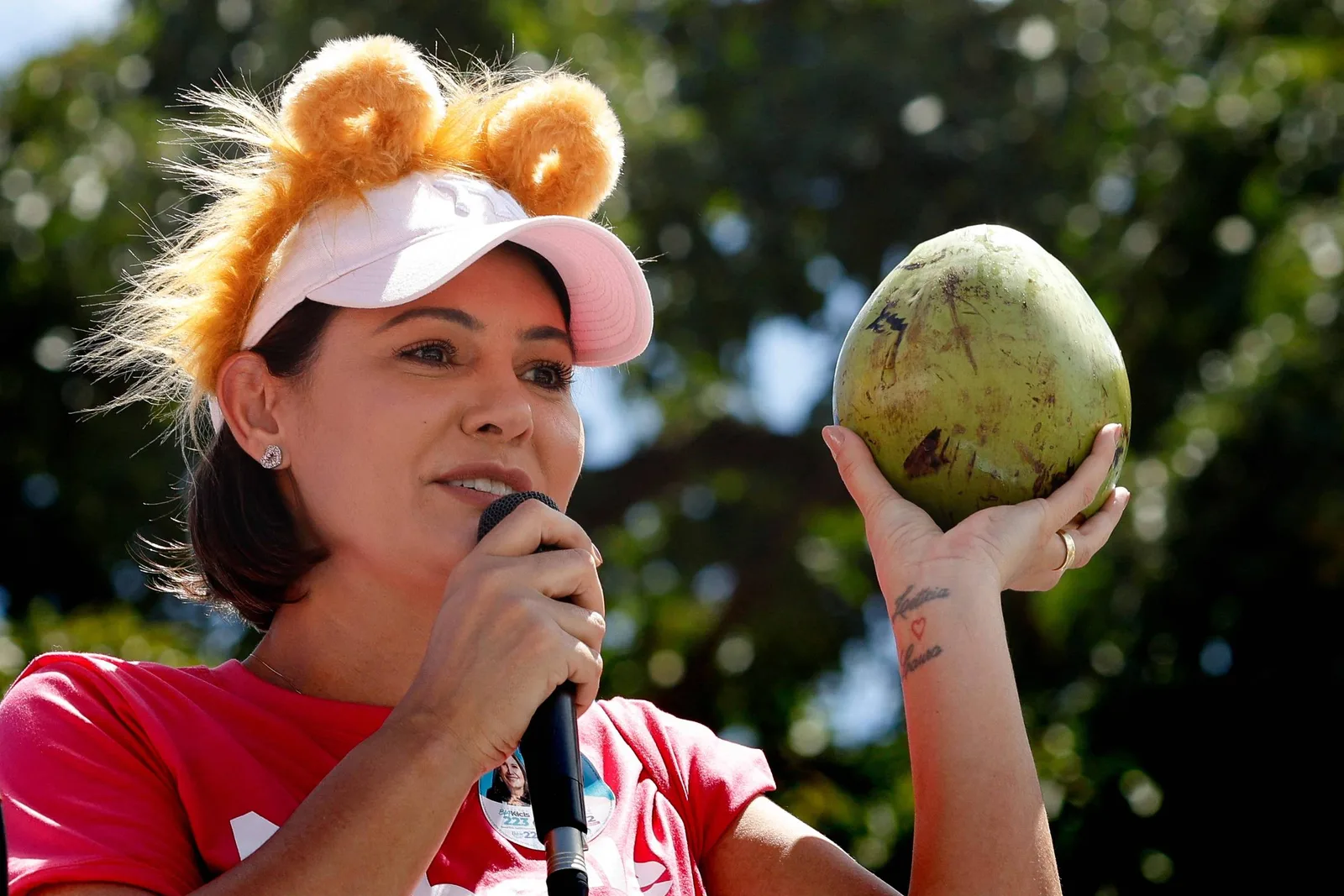 Michelle grava vídeos para aliados de Bolsonaro durante campanha eleitoral