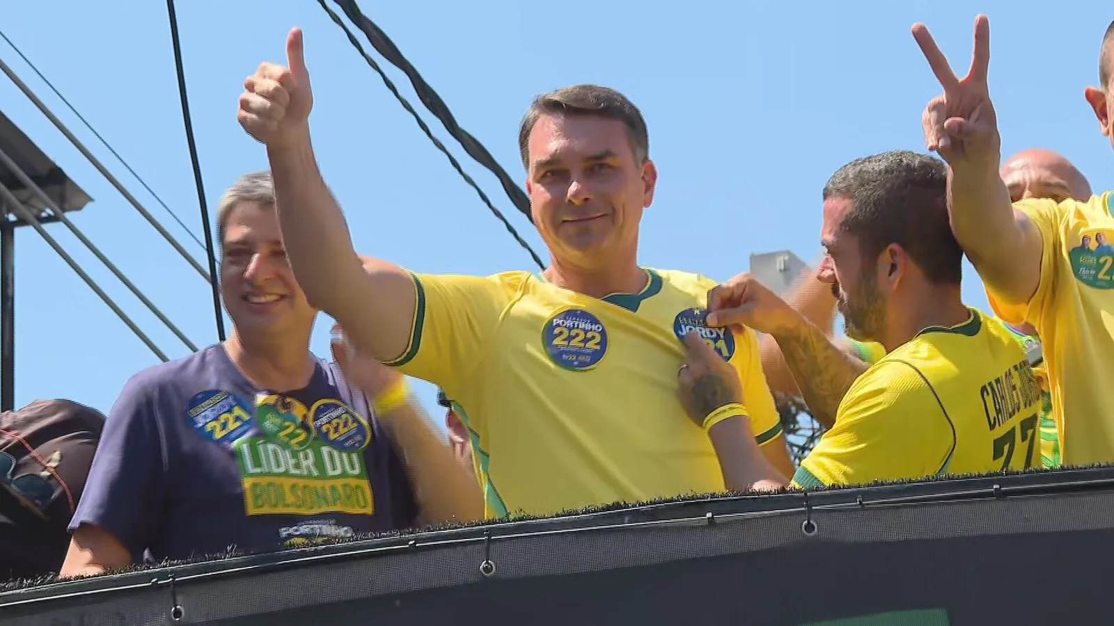 Flávio Bolsonaro cumpre agenda de campanha no Rio de Janeiro neste sábado