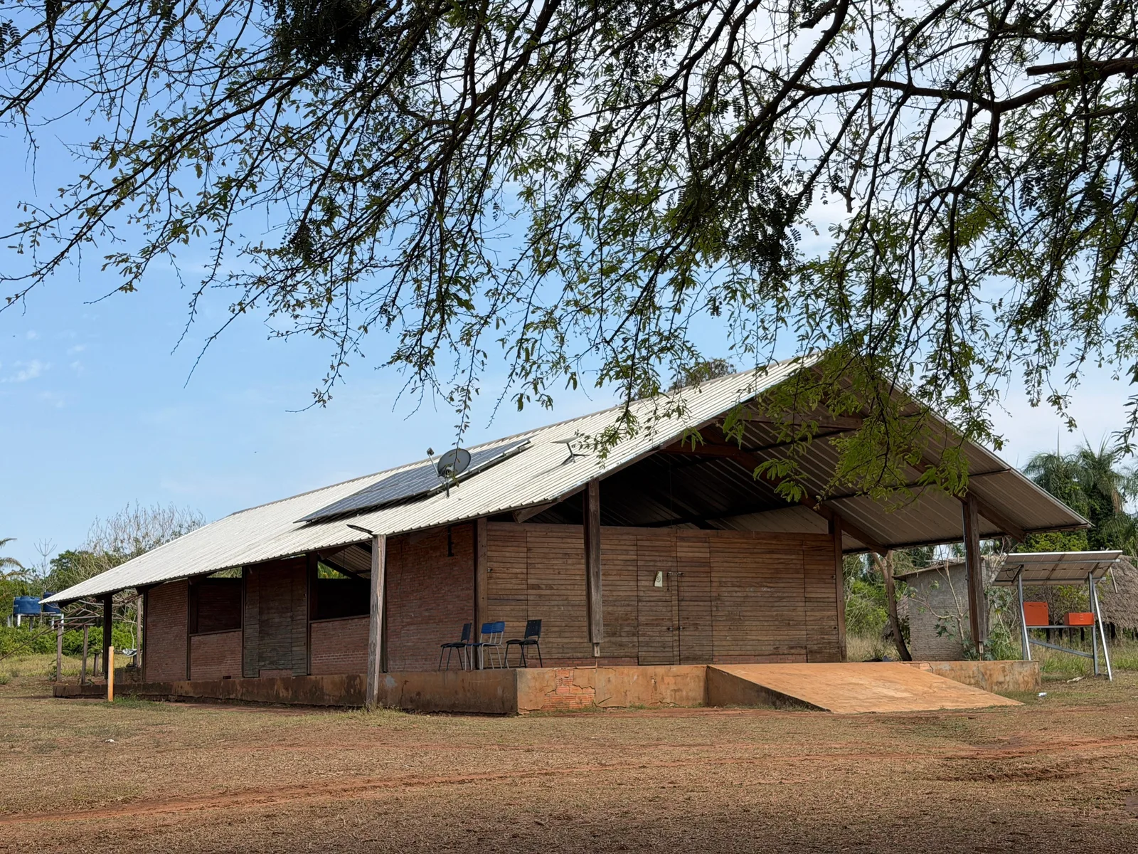Justiça Eleitoral leva urnas de avião a aldeias do Xingu em Mato Grosso