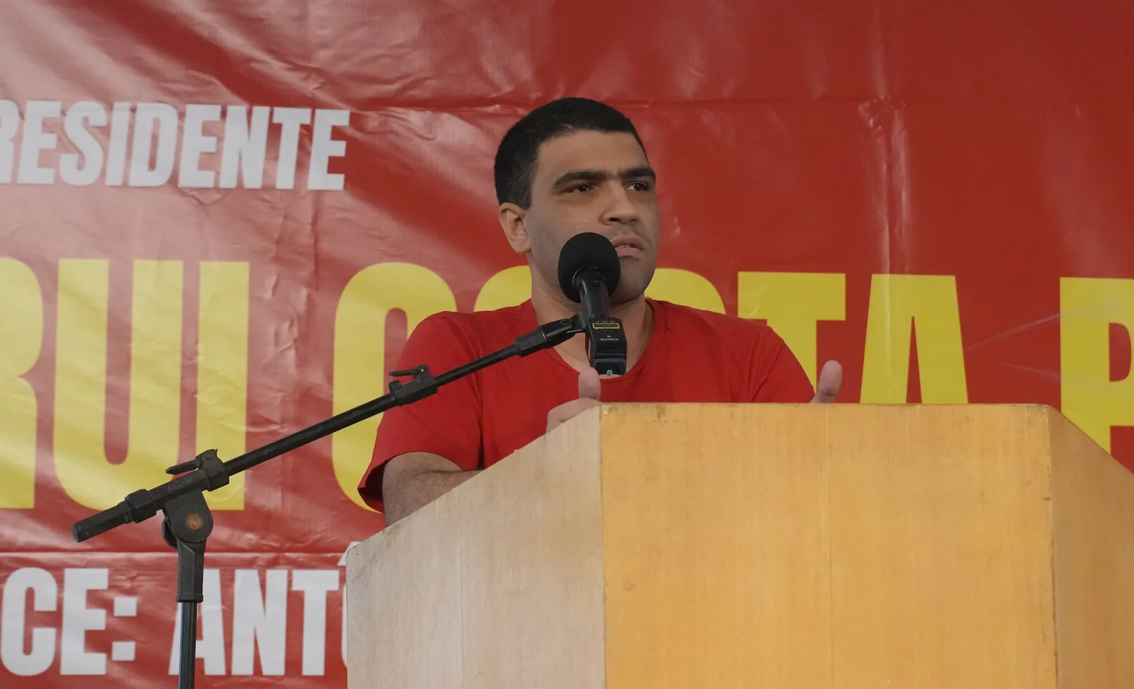 Victor Assis apresenta plano do PCO com passe livre e comitês de autodefesa