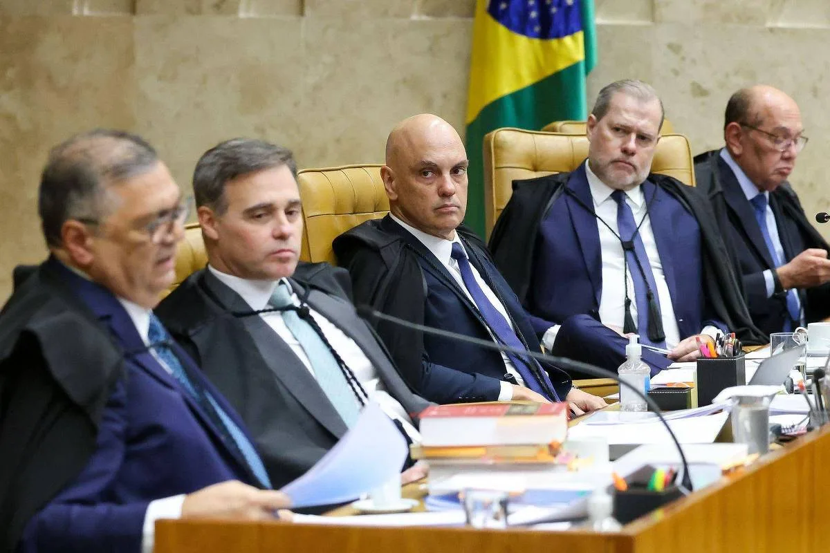 Ofício de Dino indicava impedimento de Moraes, mas ministro votou no STF