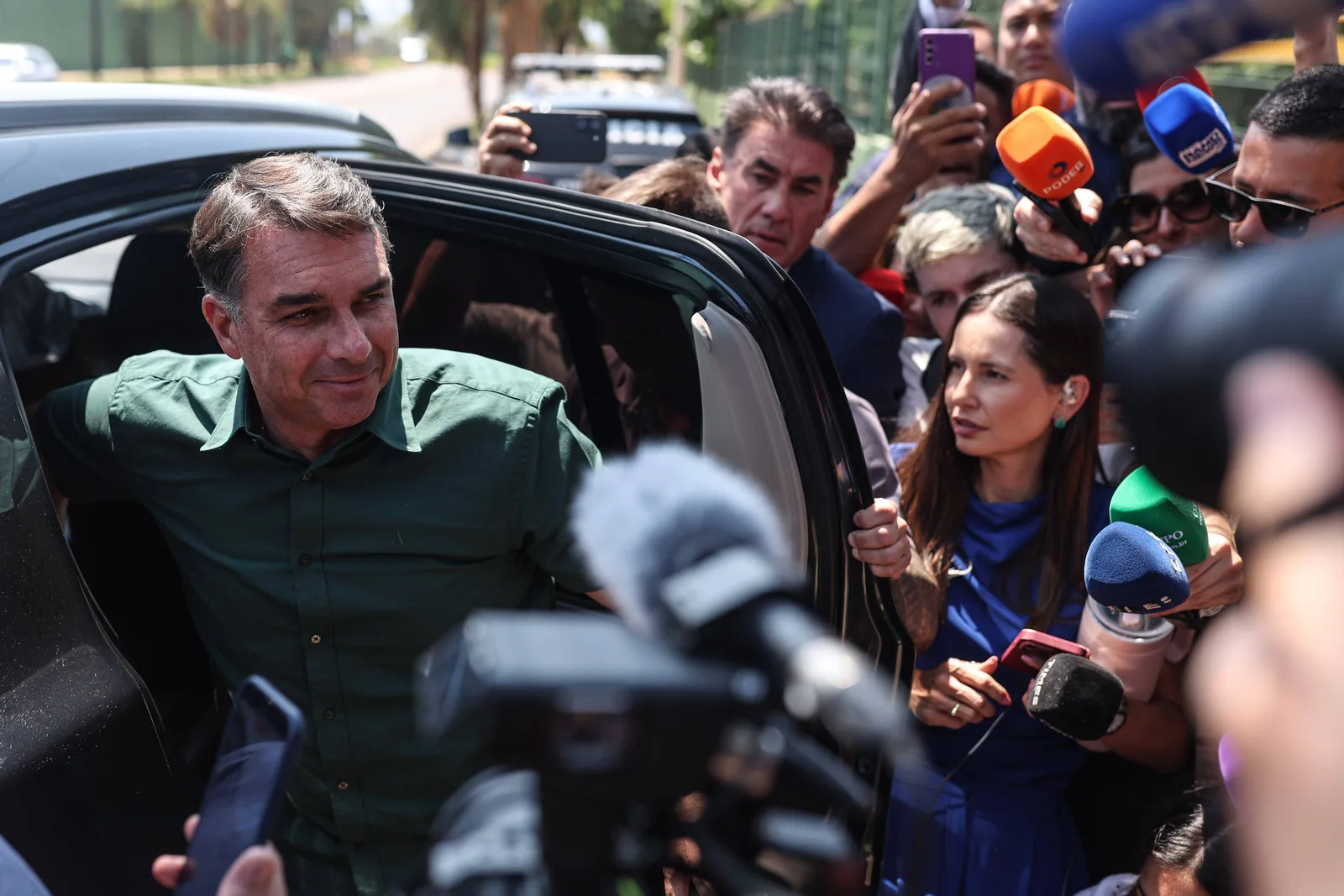 Flávio relata otimismo de Bolsonaro após resultado do primeiro turno