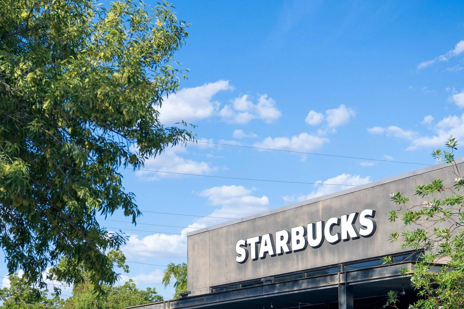 Starbucks anuncia fechamento de 250 lojas nos Estados Unidos