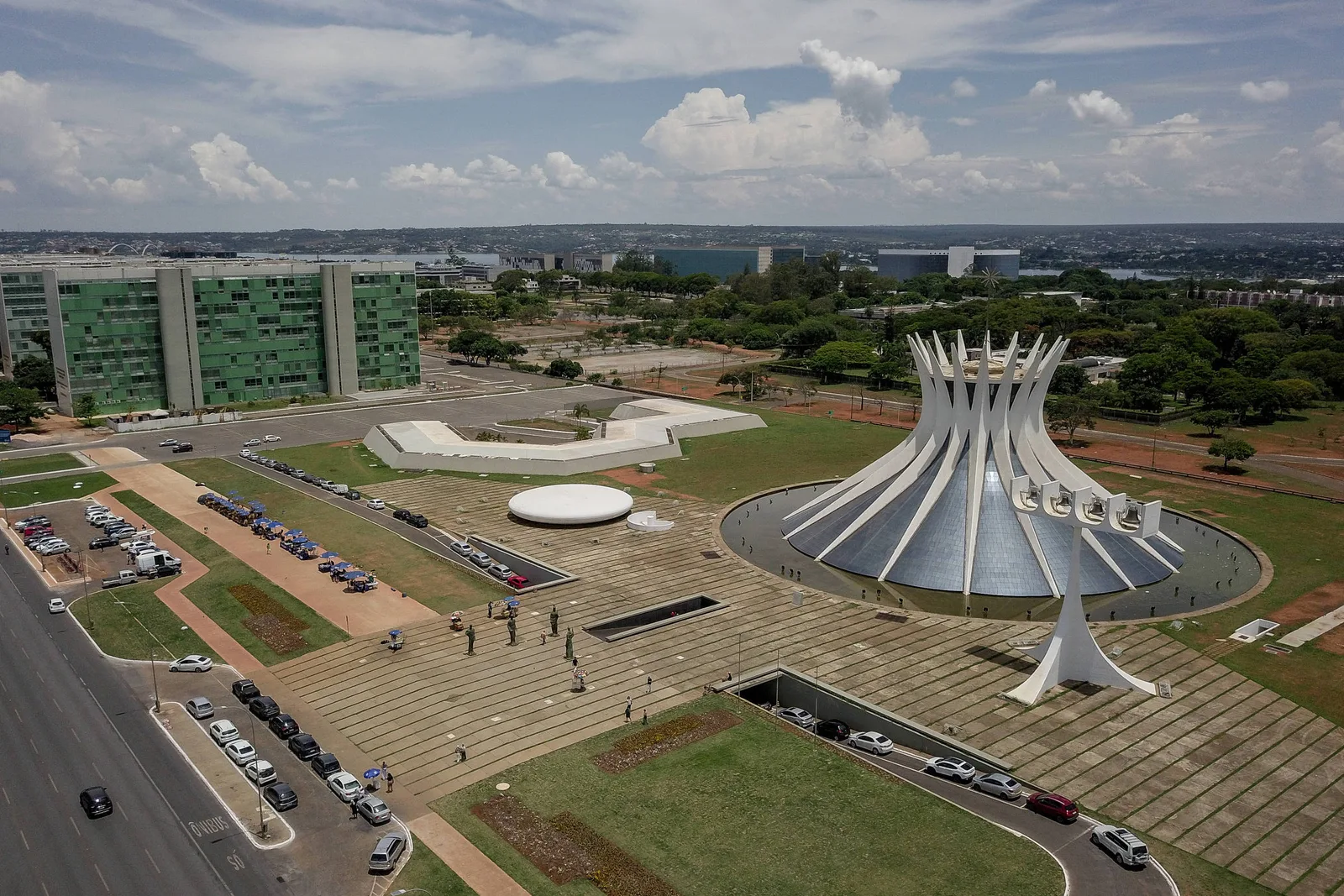 Celina Leão tem 39% e lidera disputa pelo governo do Distrito Federal