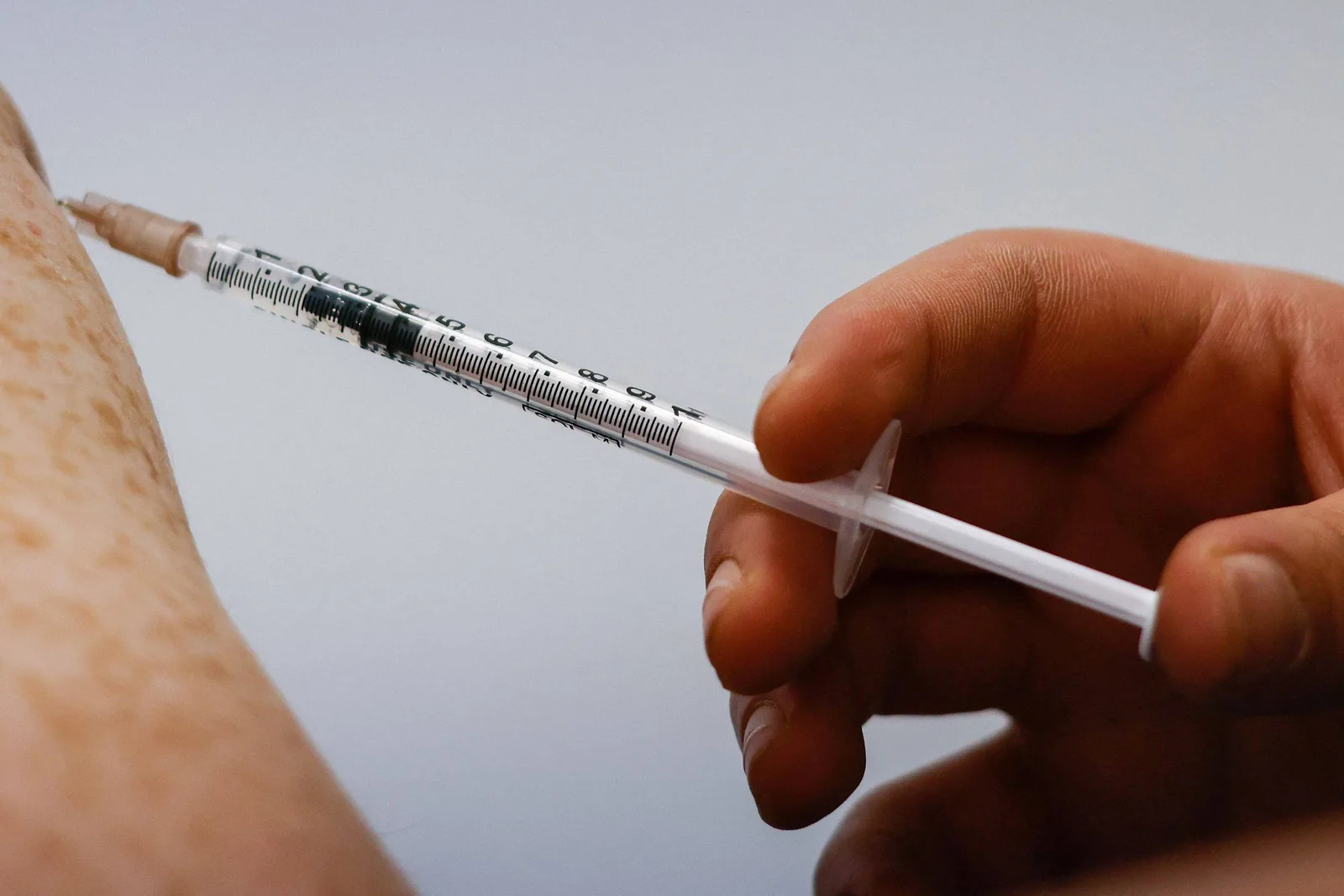 Estudo relaciona vacinação contra herpes-zóster a menor risco de demência