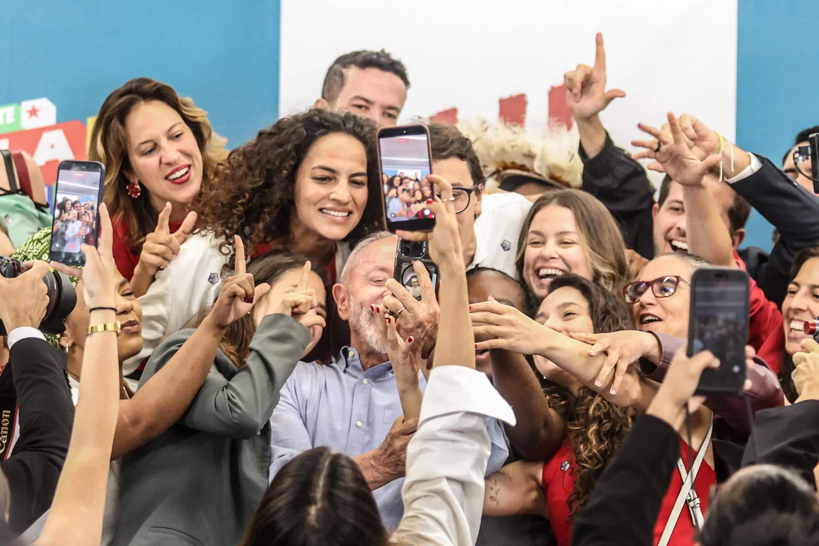 Deputados jovens da base de Lula planejam mobilização regional na reta final