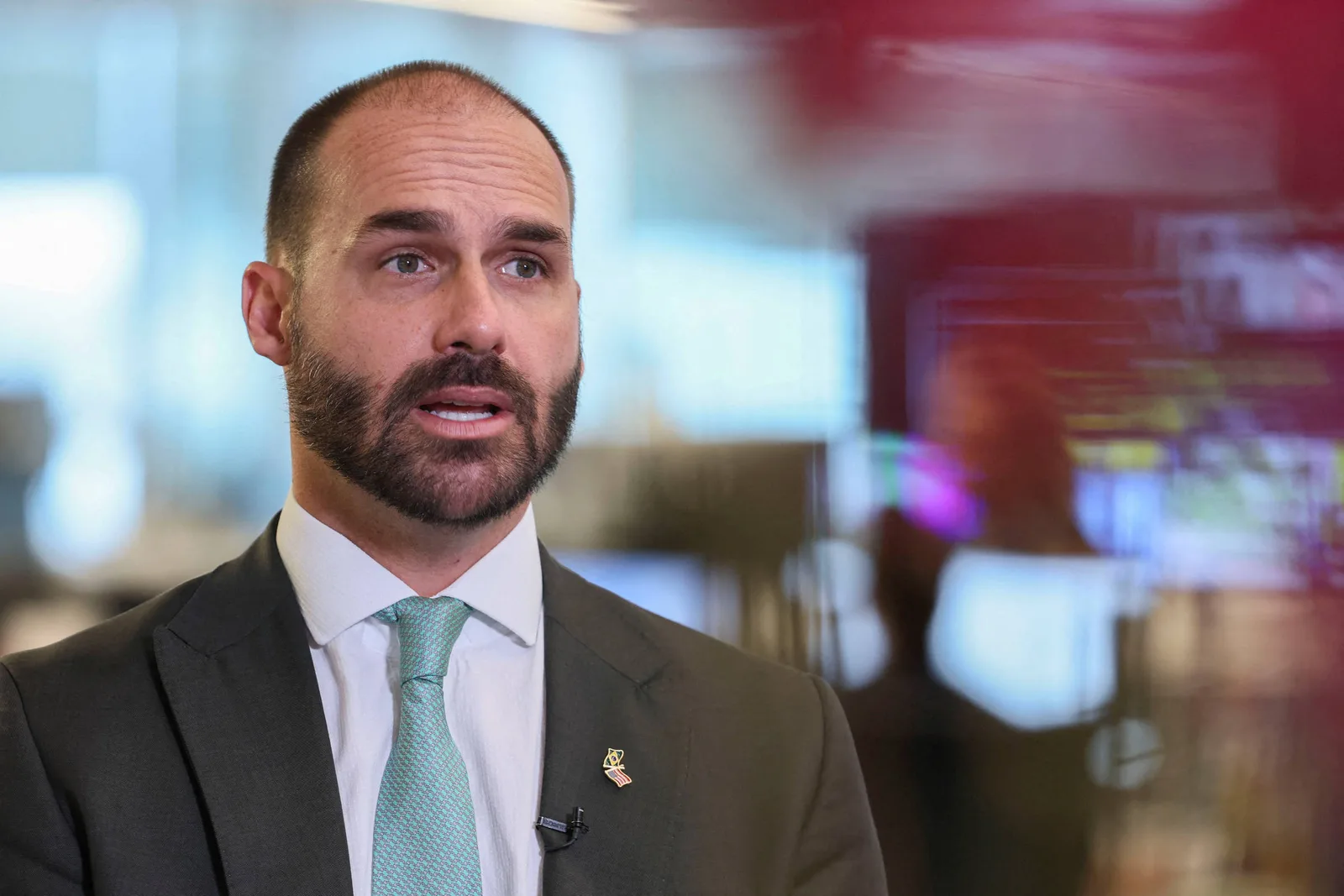 STF impõe detenção e multa a Eduardo Bolsonaro por caso envolvendo Tabata