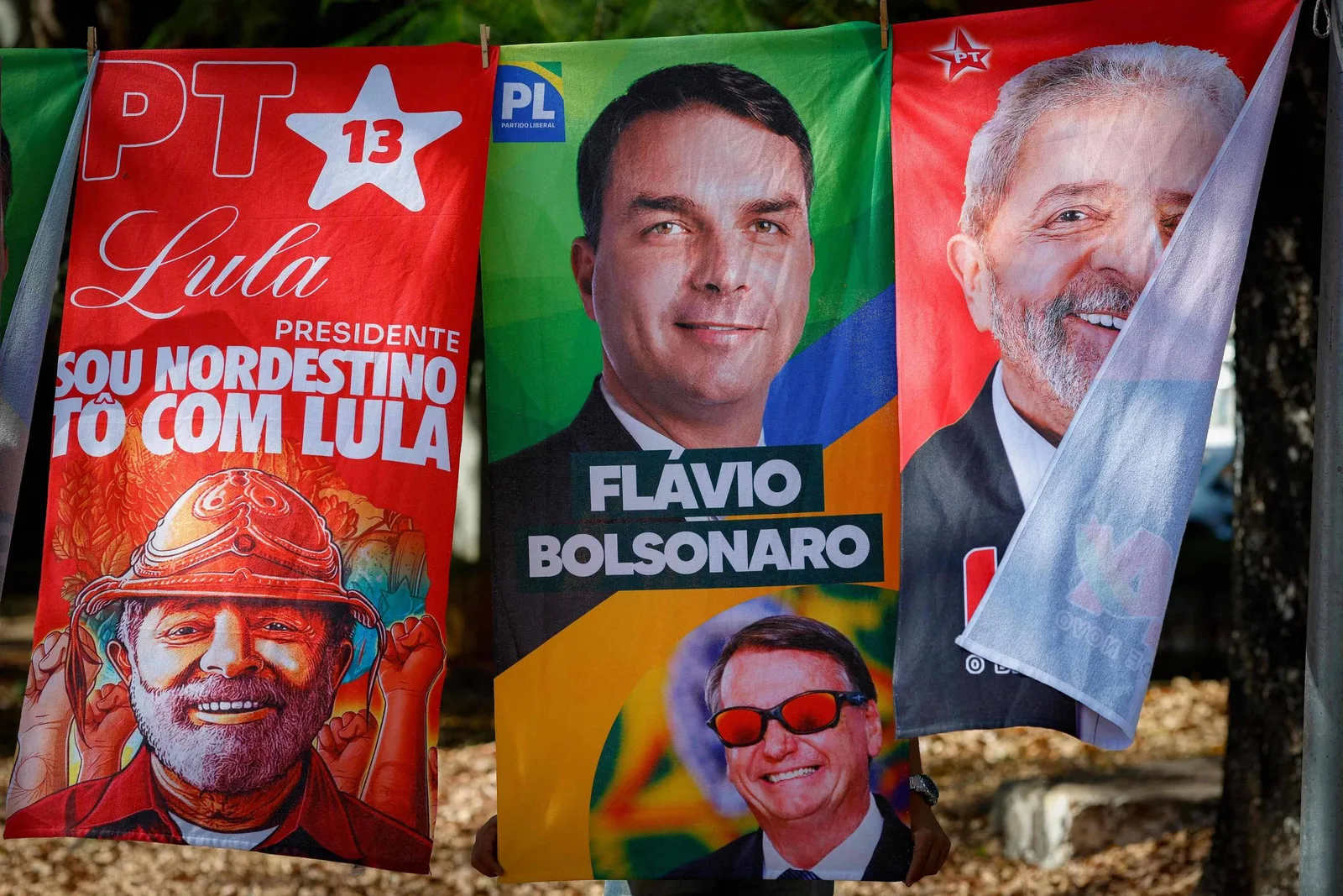 Flávio Bolsonaro supera Lula em São Paulo; Minas Gerais tem empate técnico