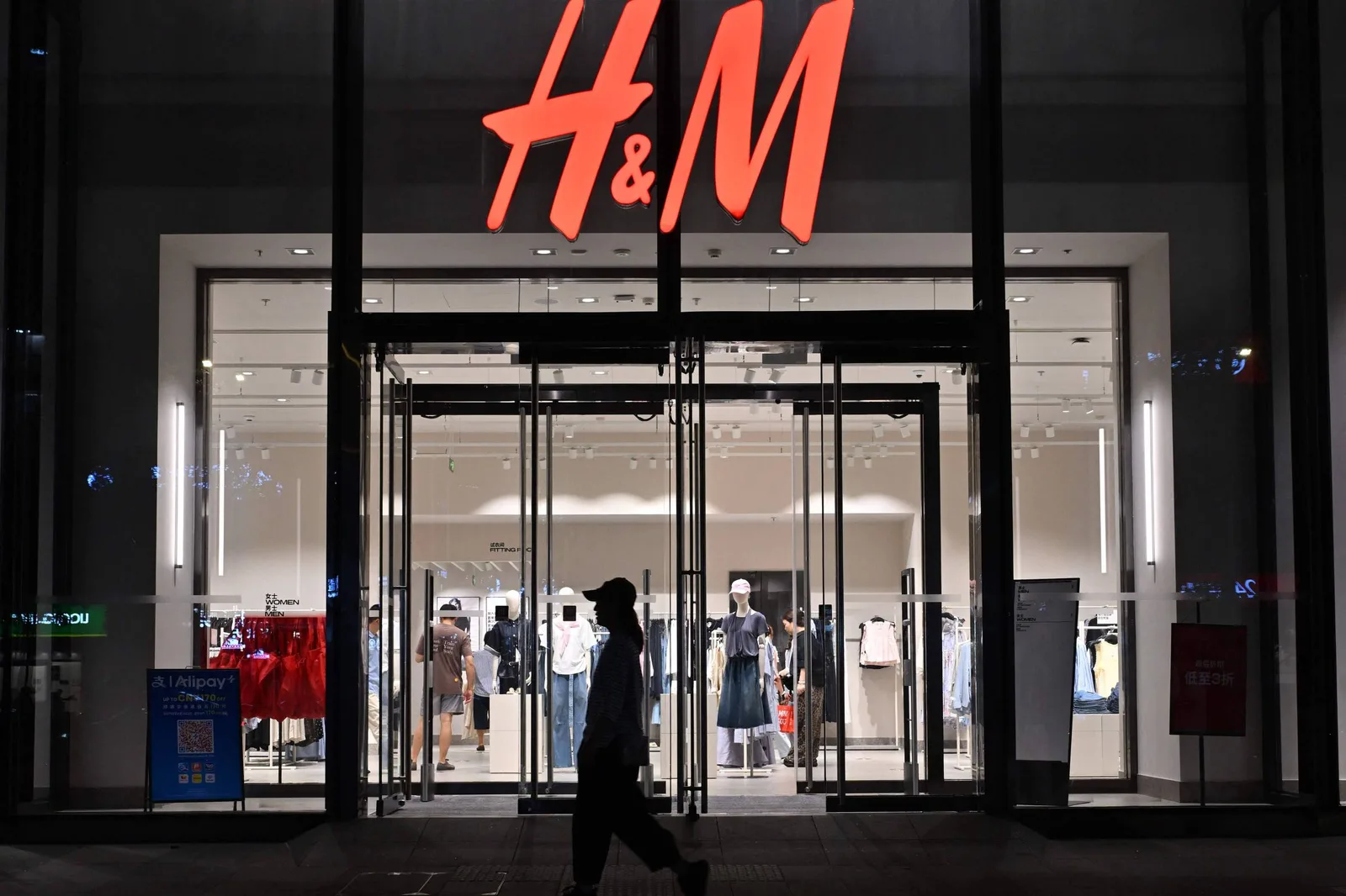 Família Persson eleva fatia na H&M e alimenta debate sobre saída da Bolsa