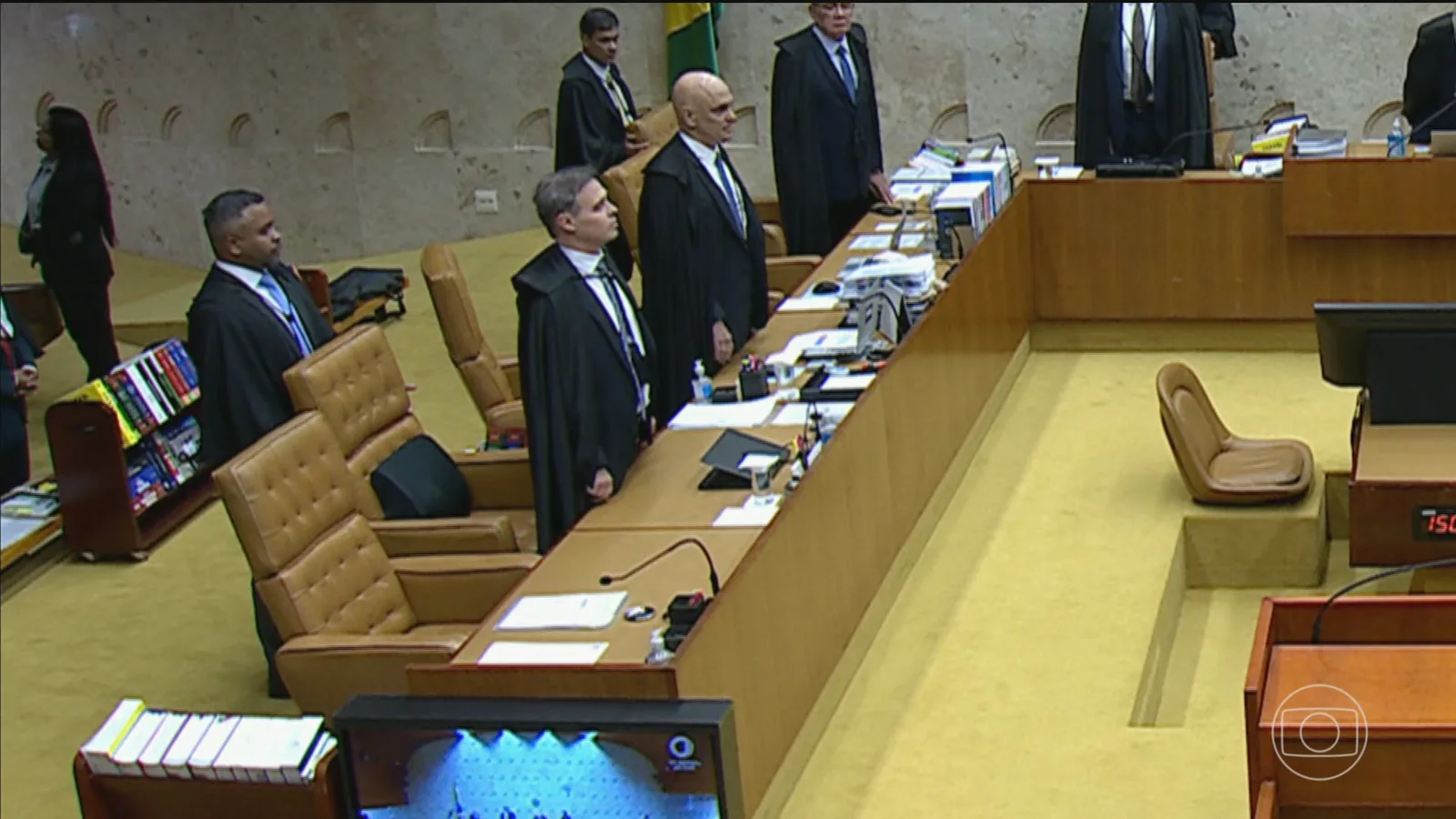 Decisões do inquérito das fake news alcançaram partidos, jornalistas e influenciadores