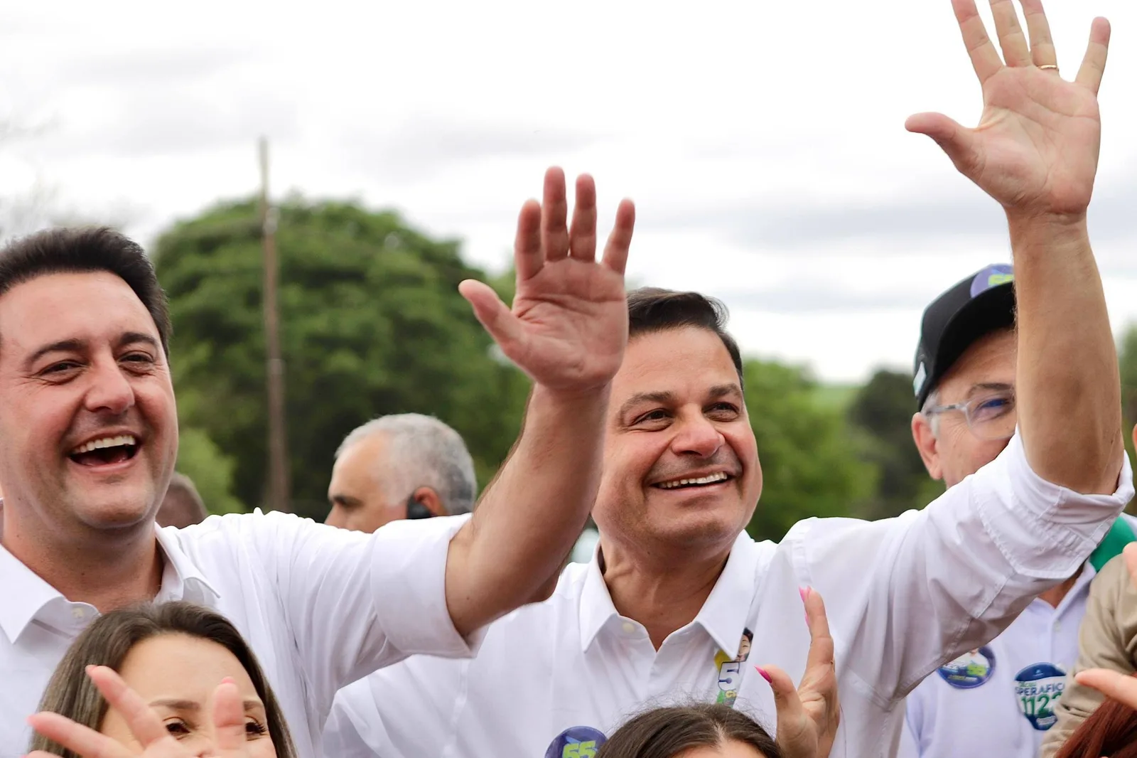 Ratinho Junior se licencia e intensifica críticas a Sergio Moro no Paraná