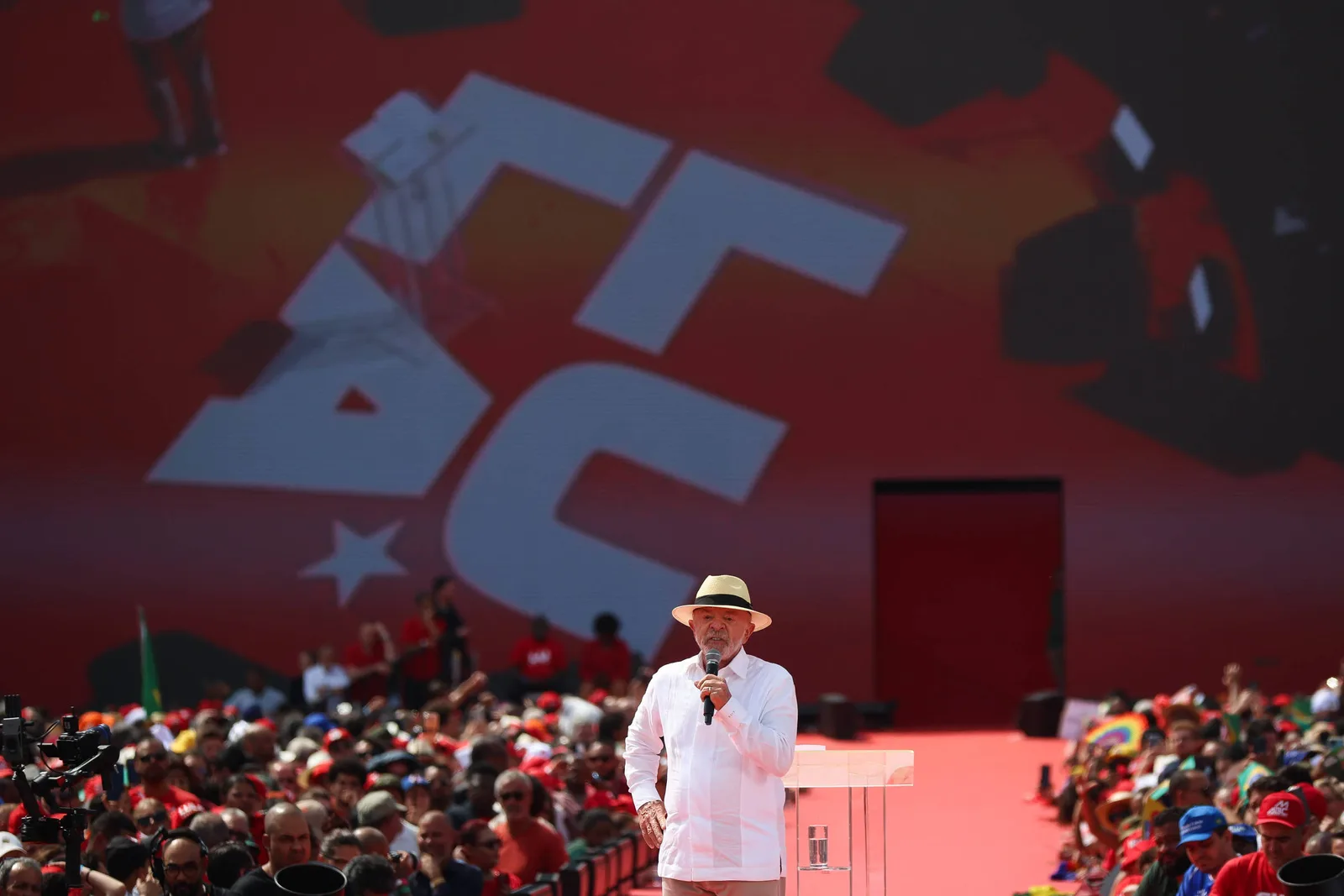 PT defende penas maiores para crimes de juízes e ministros