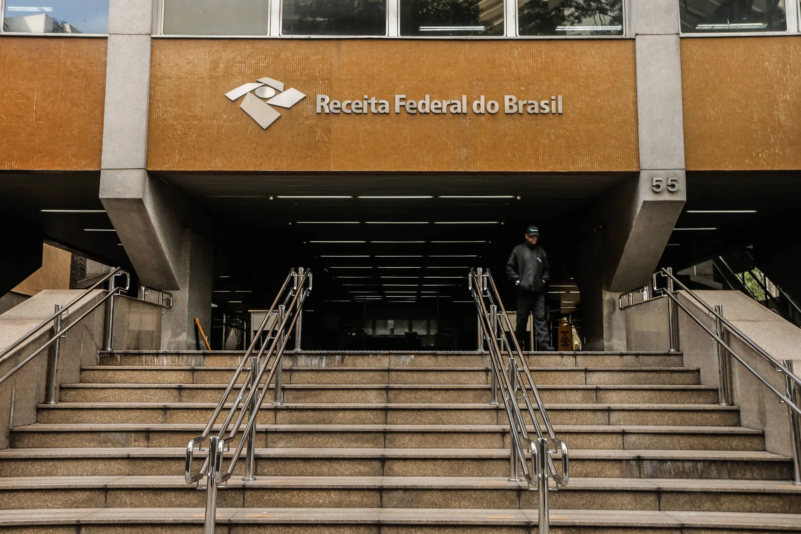 Receita Federal prorroga prazo para escolha da banca de concurso com 146 vagas