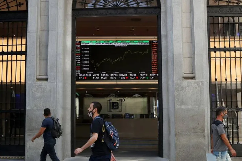 Dólar cai 0,76% e Ibovespa sobe 1,19% com eleições e commodities