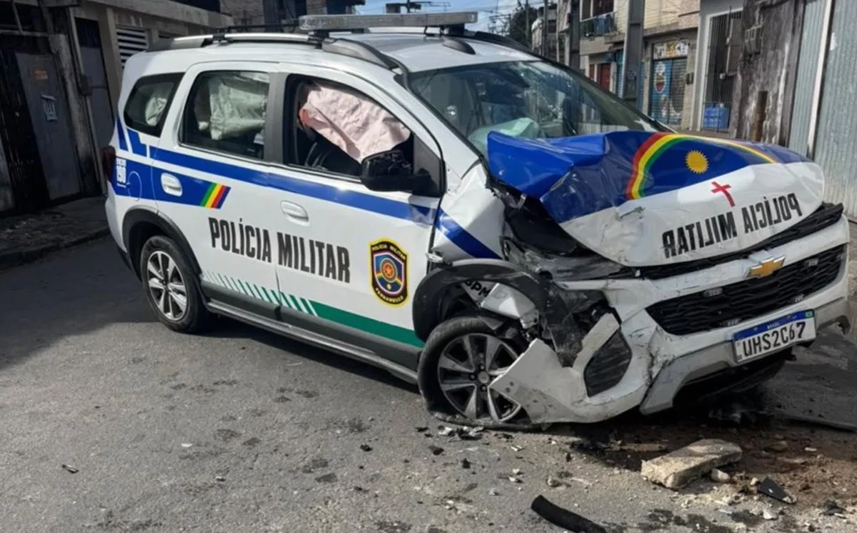 Acidente danifica escada de residência durante perseguição no Recife