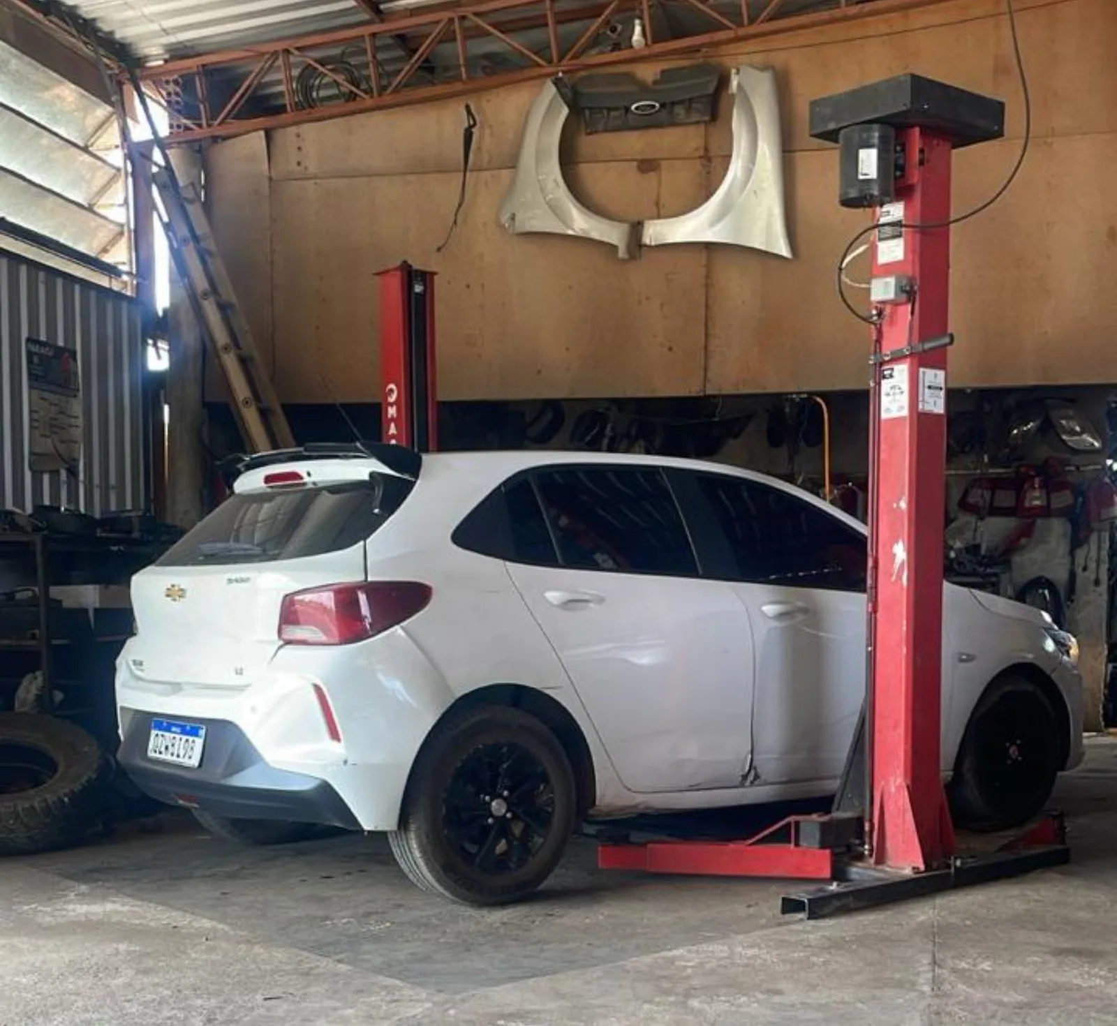 Carro de policial fica apreendido após passar por negociações em Boa Vista