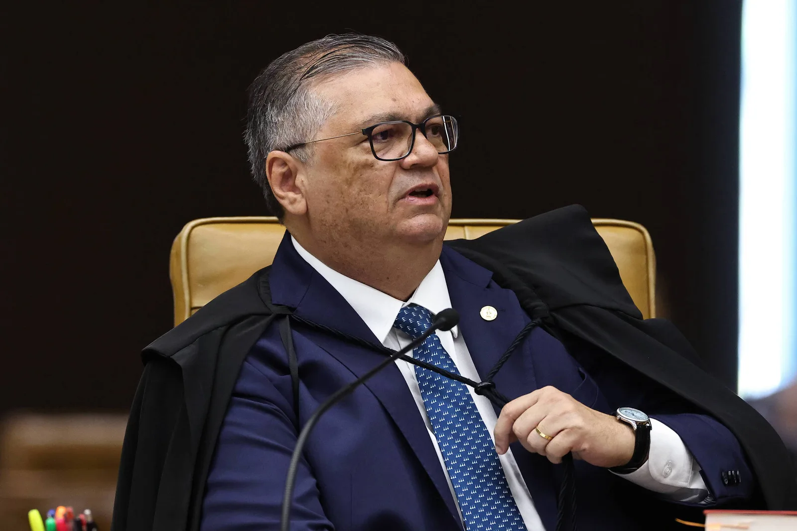 Dino determina inquérito da PF sobre atuação da CVM no caso Banco Master