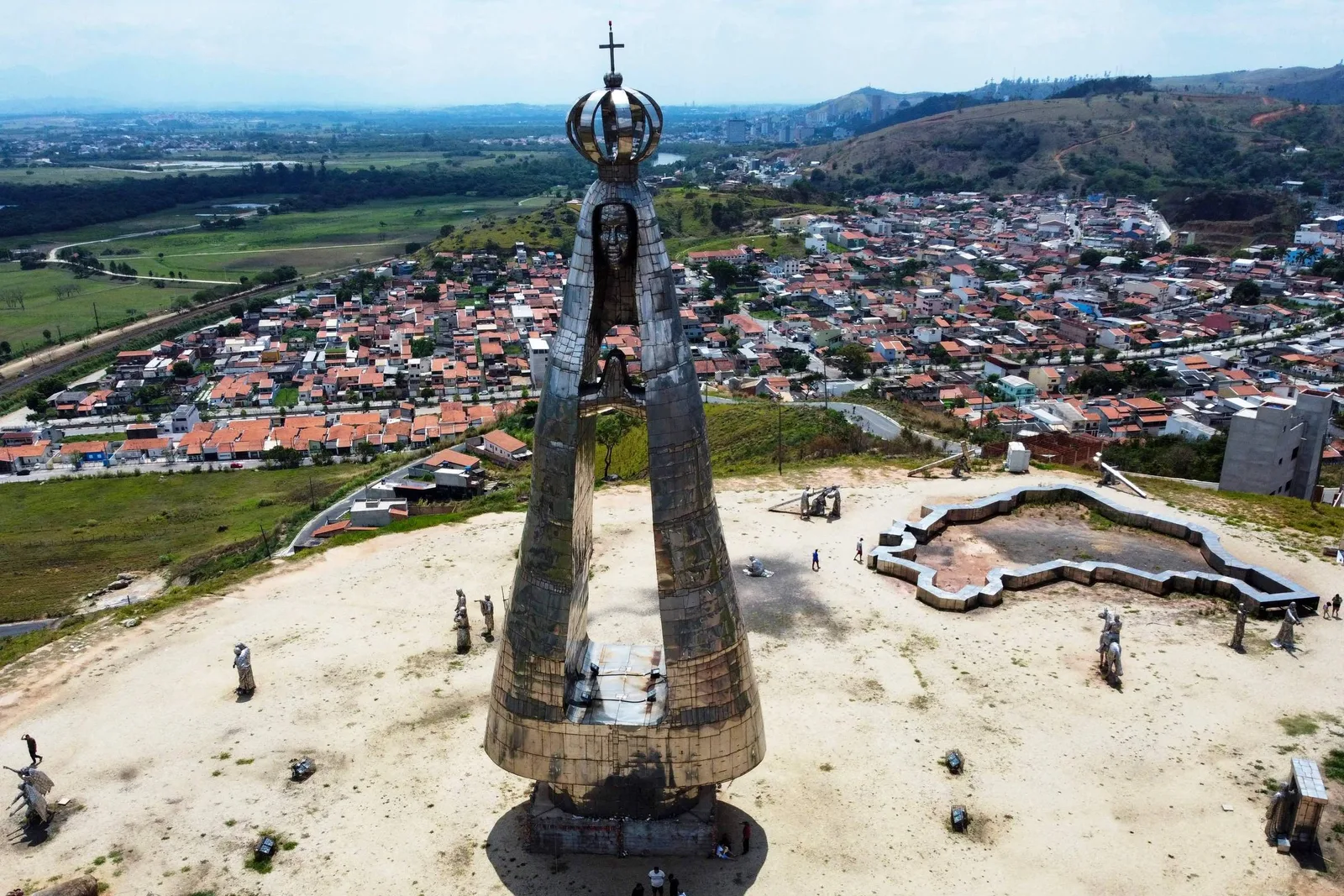 Como Maria ocupou o centro do sagrado feminino no catolicismo