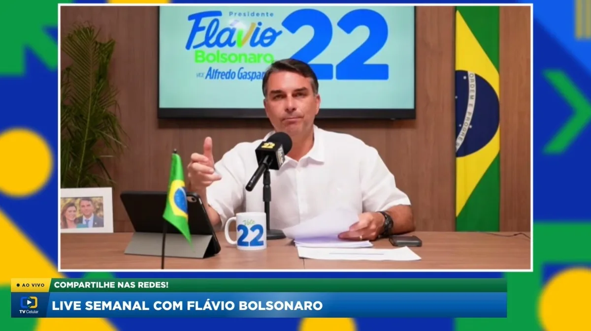 Flávio Bolsonaro anuncia plano para recrutar fiscais de urnas nas eleições