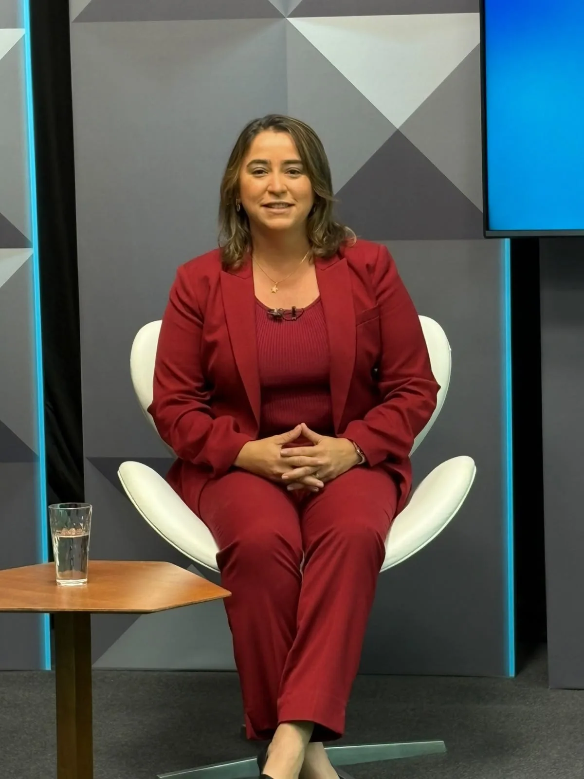 Samanda de Lula promete combater feminicídio e regular apostas no Senado
