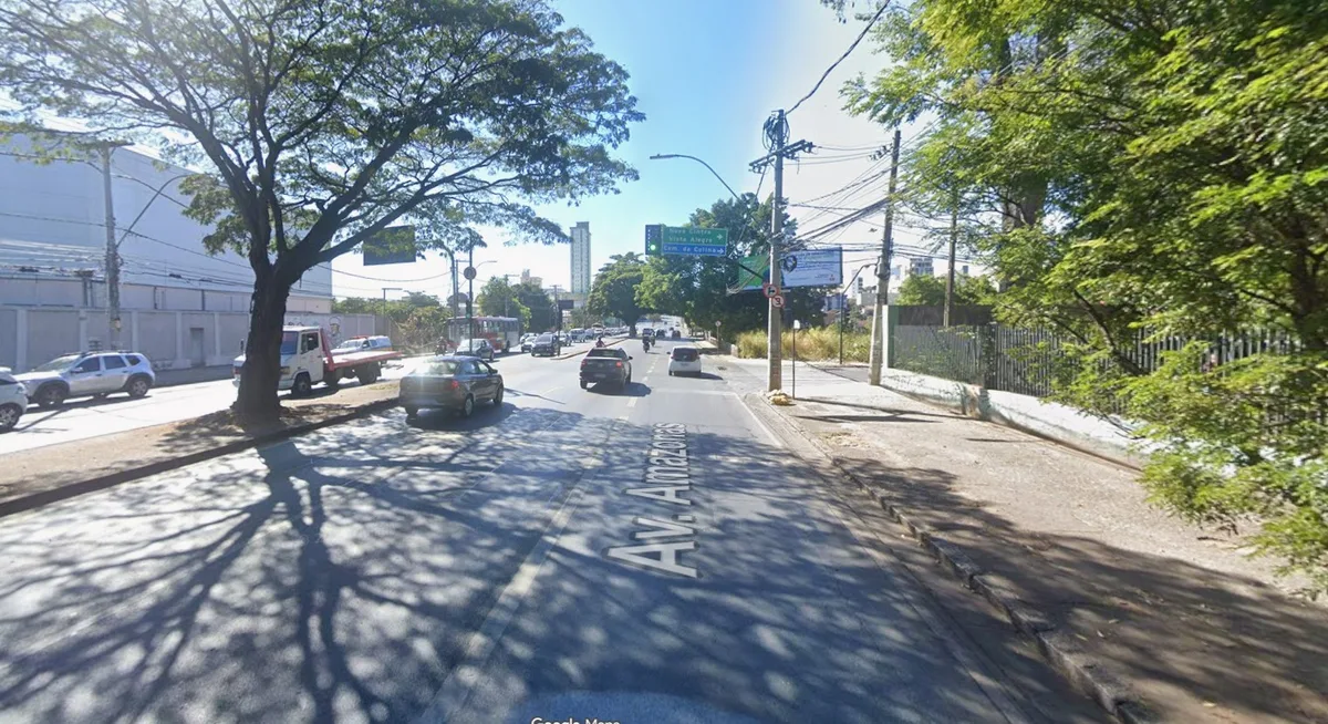 Homem é baleado dentro de ônibus e morre em Belo Horizonte