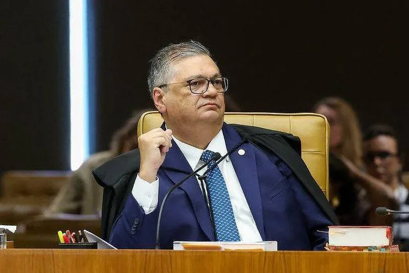 Dino determina inquérito da PF sobre ataques a imagens religiosas