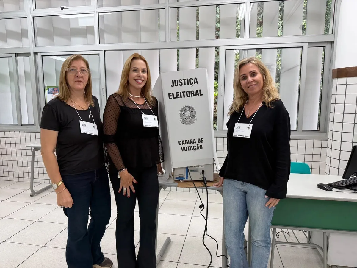 Mesárias e famílias fazem da votação um exercício de cidadania em Juiz de Fora