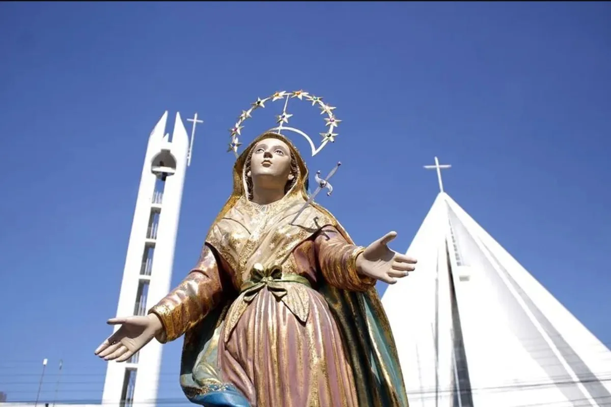 Caruaru celebra padroeira com missas e procissão nesta terça-feira
